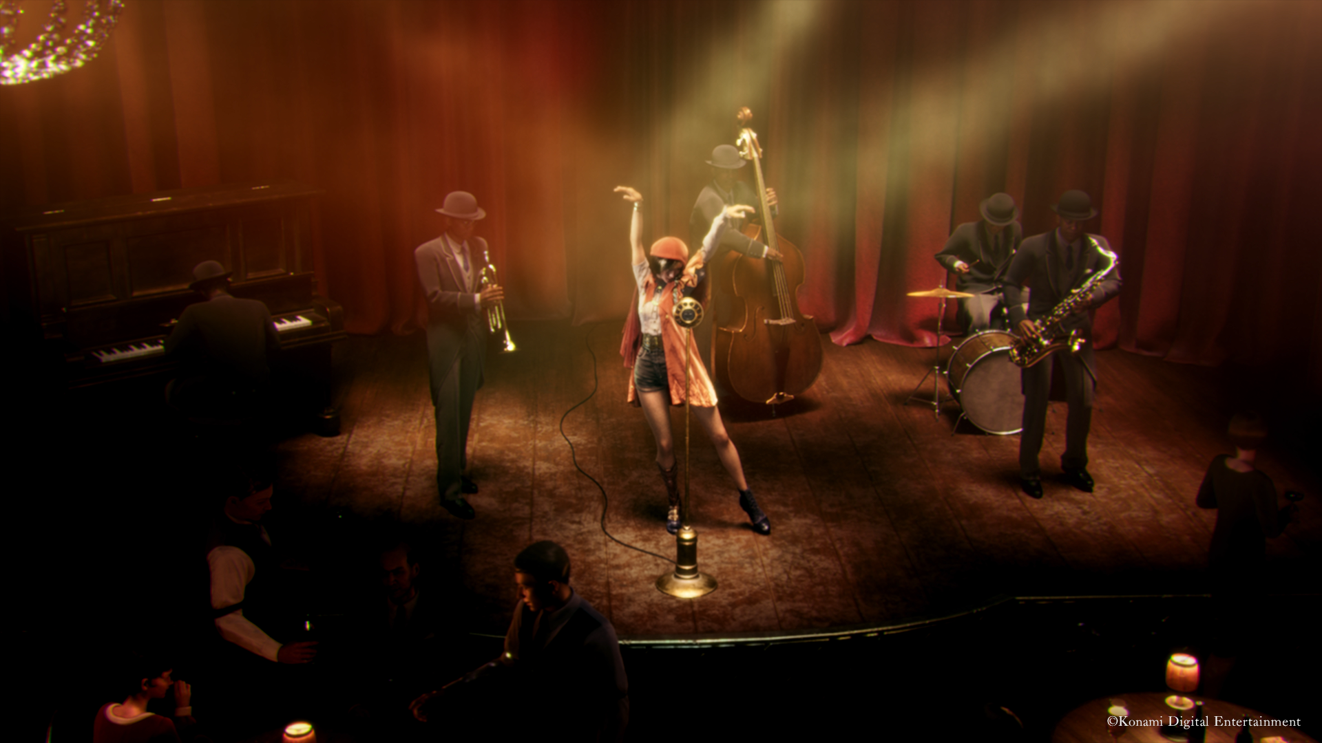 Ellie chante sur la scène d’un club de jazz, accompagnée de musiciens, dans Rhapsody in Scarlet.