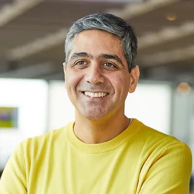 Portrait officiel de Koray Kavukcuoglu, nouveau vice-président senior de Google DeepMind.