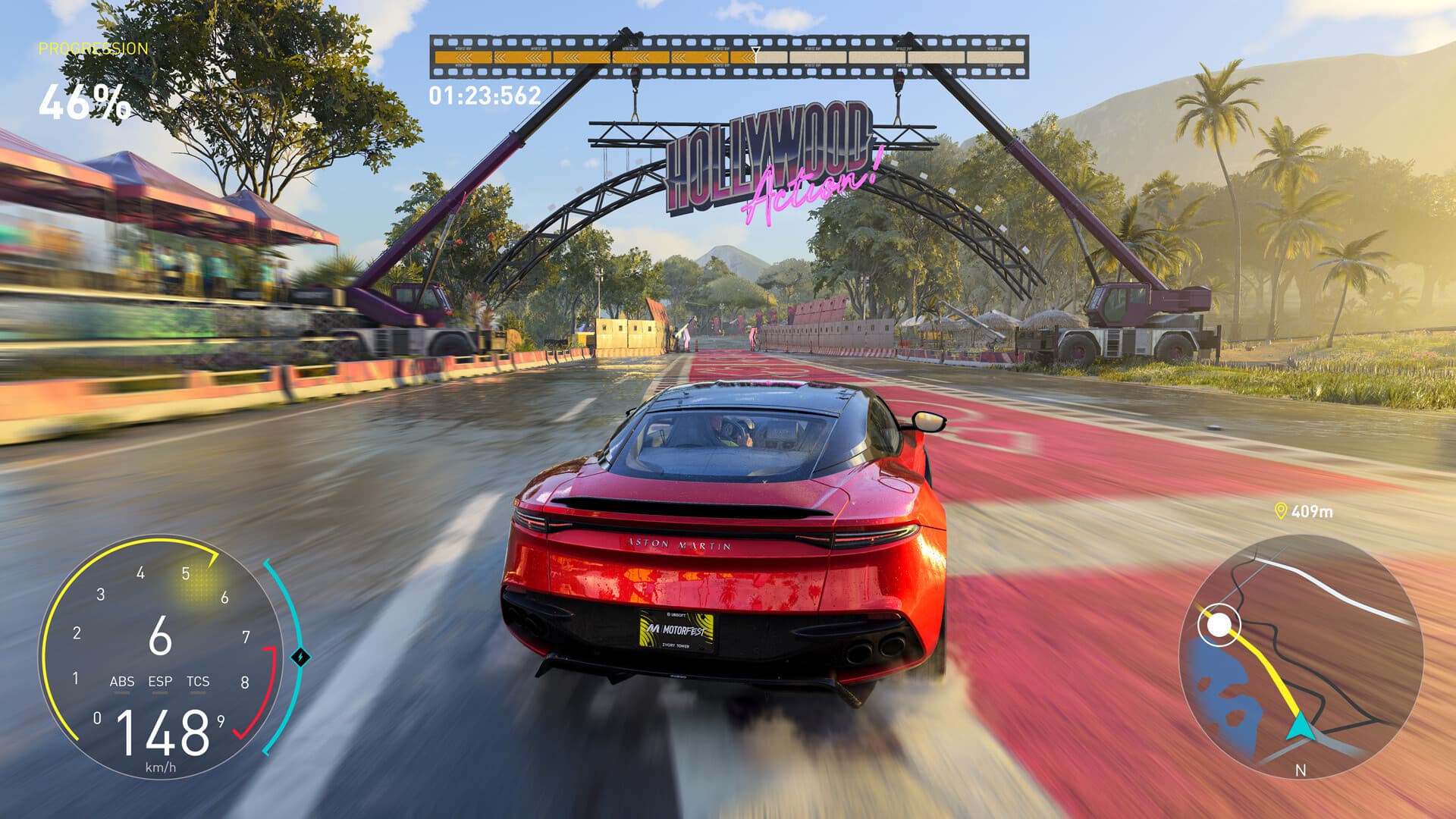 Capture officielle de The Crew Motorfest montrant une Aston Martin en course.