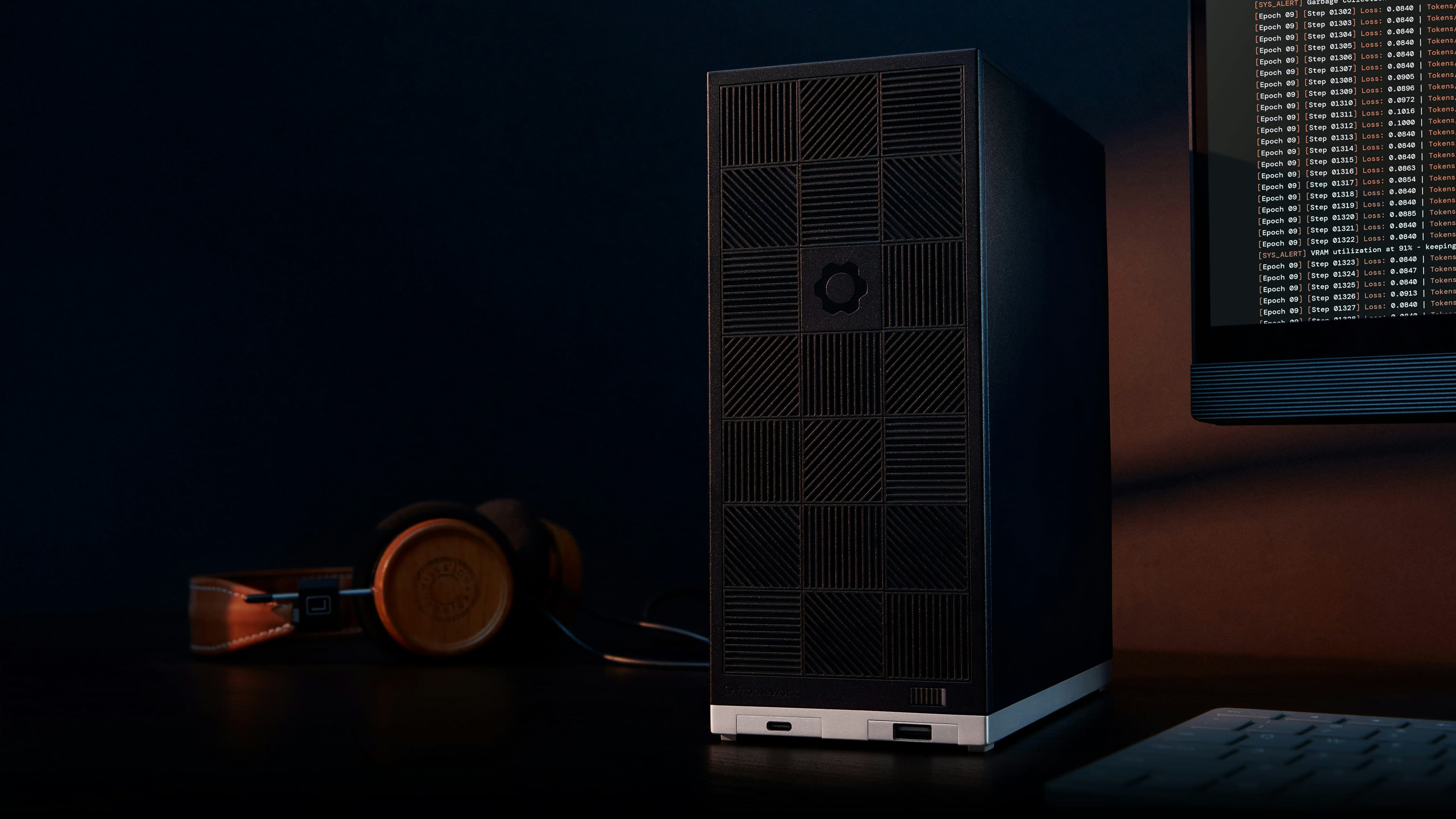 Photographie officielle du Framework Desktop 192 Go annoncé comme prochainement disponible.