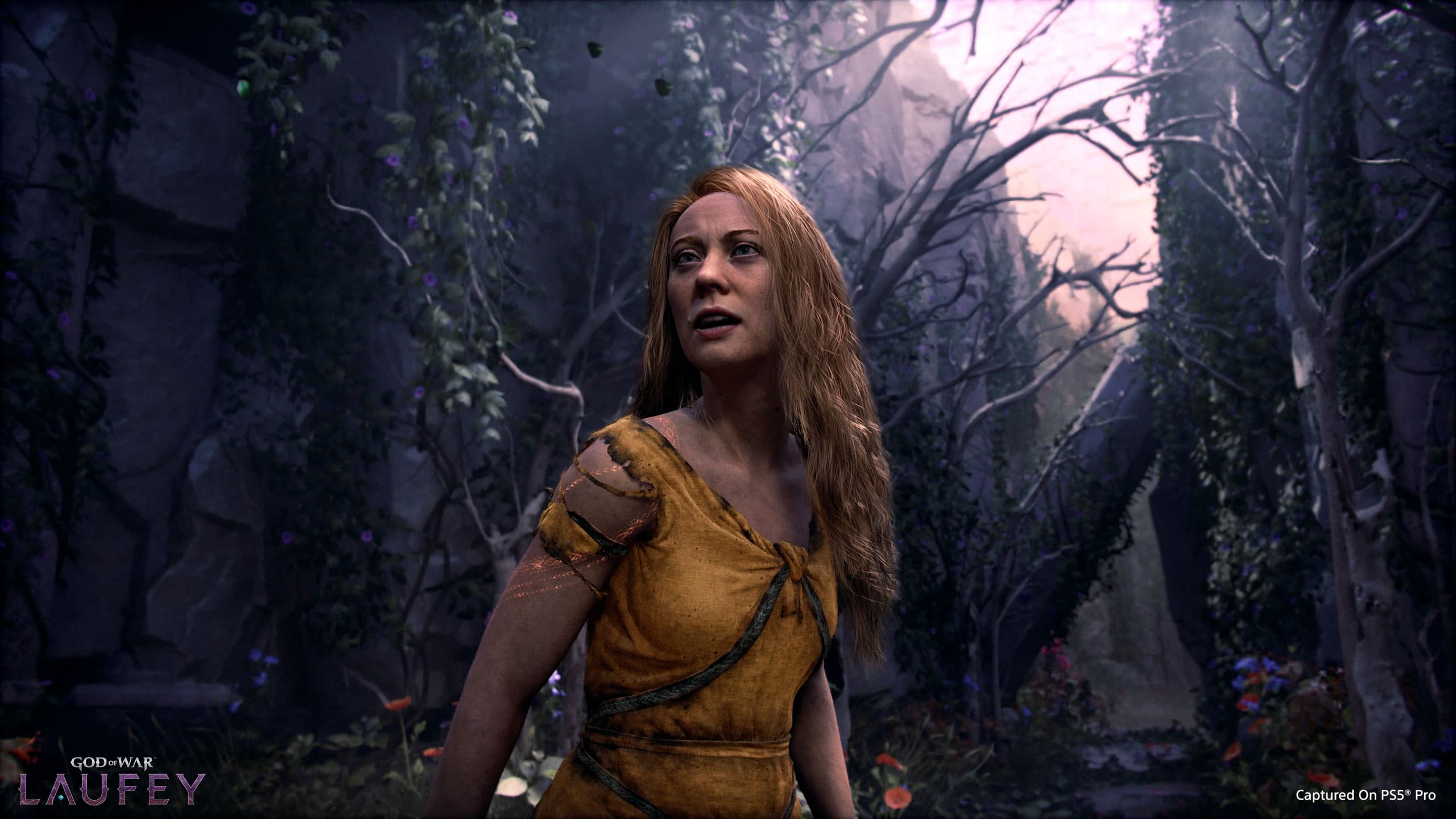 Faye se réveille dans une forêt sombre de l’Empyrée dans une capture officielle de God of War Laufey.