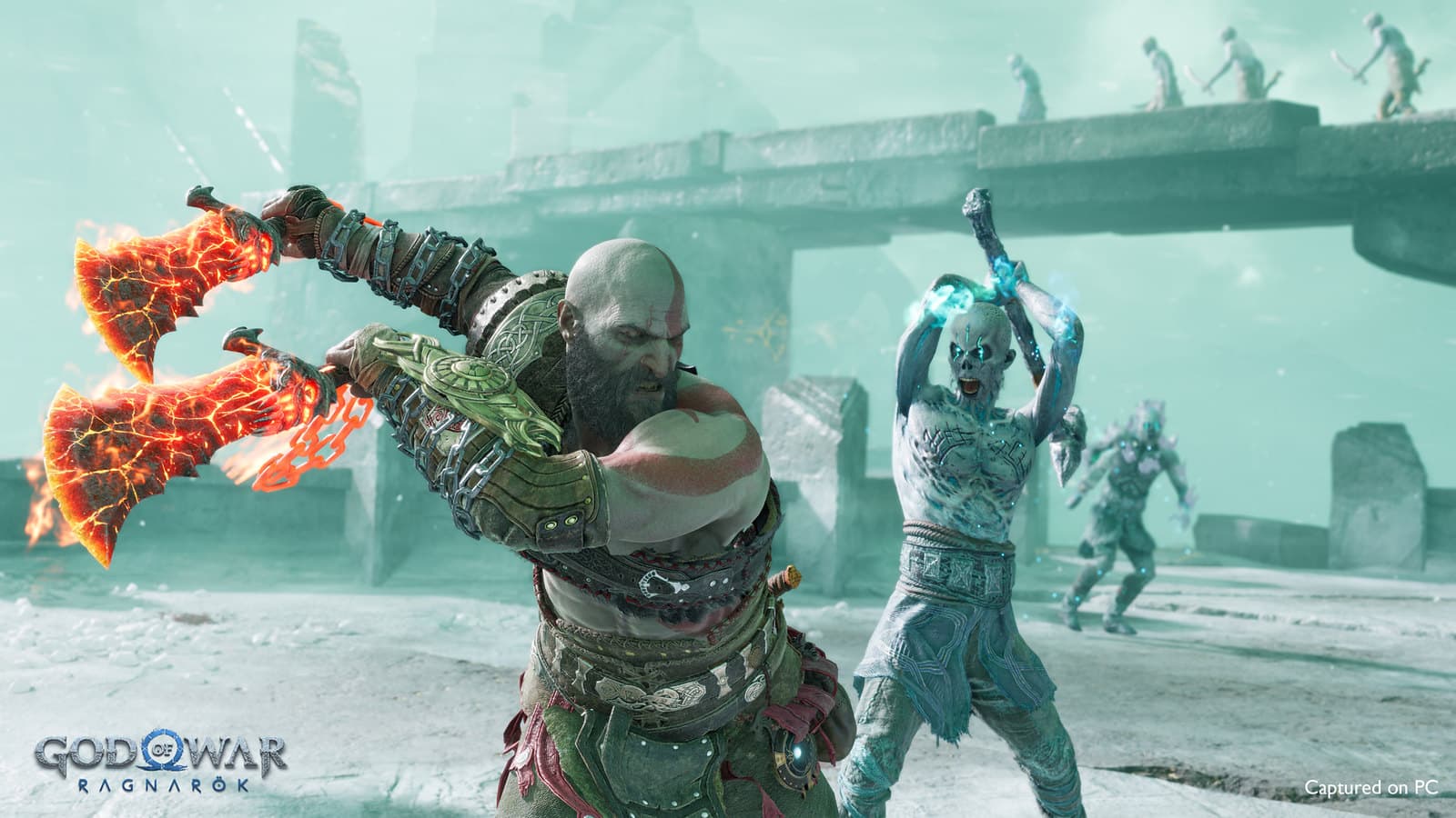 Kratos déclenche une attaque runique pendant un combat de God of War Ragnarök sur PC.