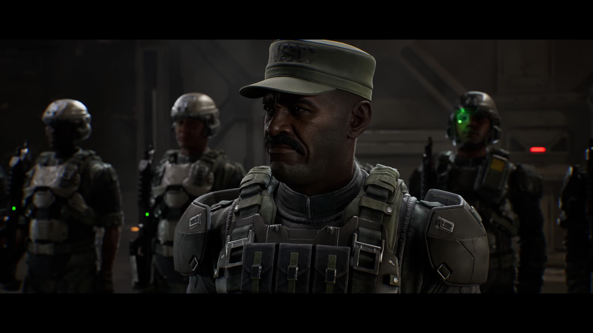 Capture officielle d’une cinématique de Halo: Campaign Evolved centrée sur le sergent Johnson.