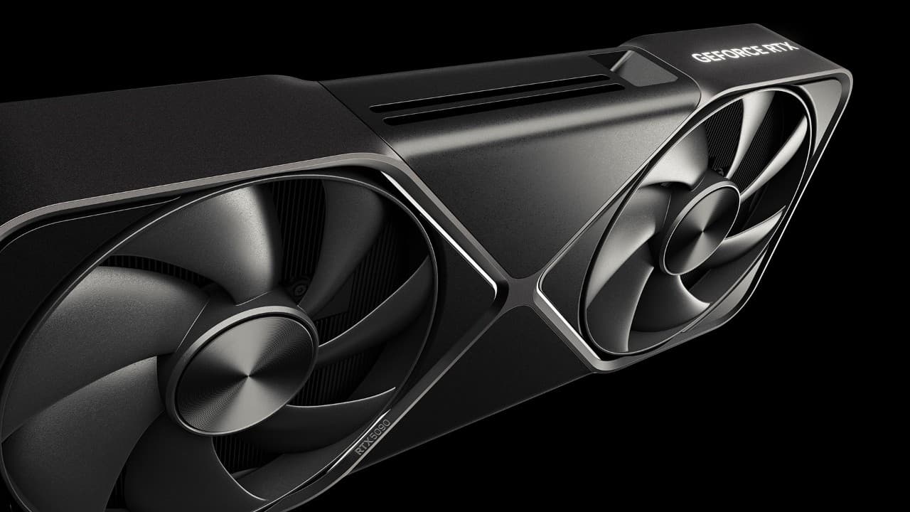 Vue officielle de face de la GeForce RTX 5090 Founders Edition et de ses deux ventilateurs.