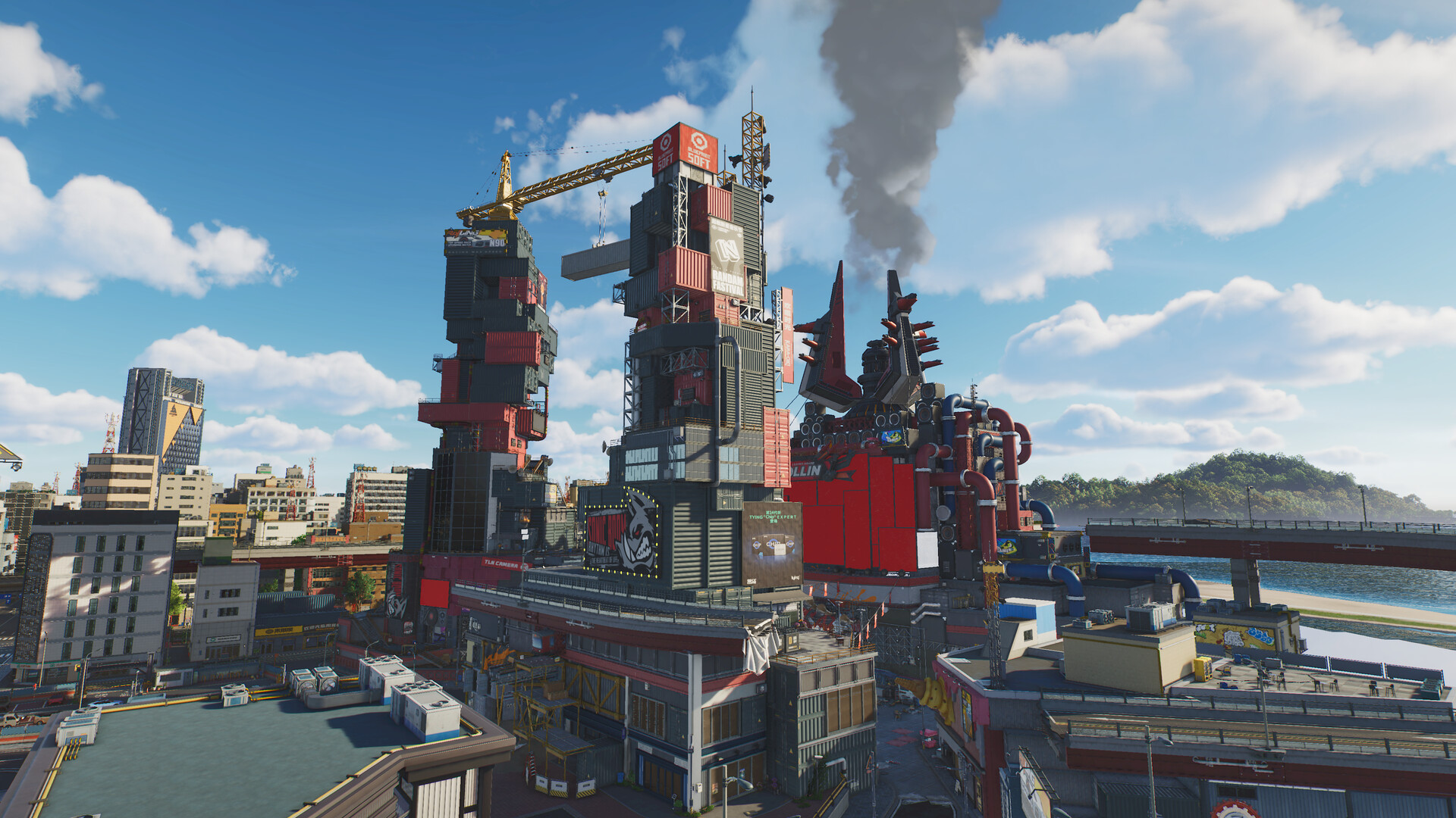 De grandes constructions dominent une ville ensoleillée.