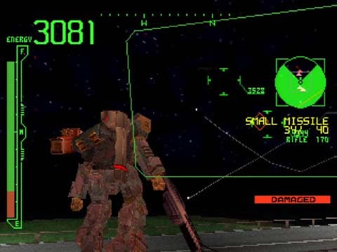 Un pilote vise son adversaire dans une salle sombre · version PlayStation d’origine.