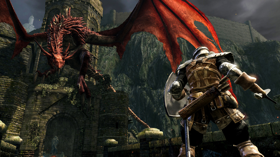 Un combattant observe un dragon rouge devant les remparts.