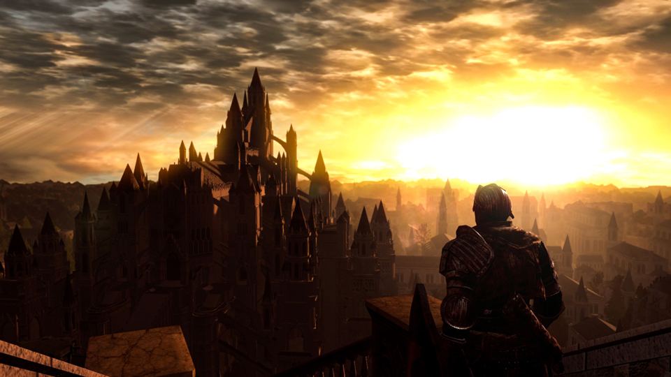 Un aventurier surplombe une grande cité au soleil couchant.