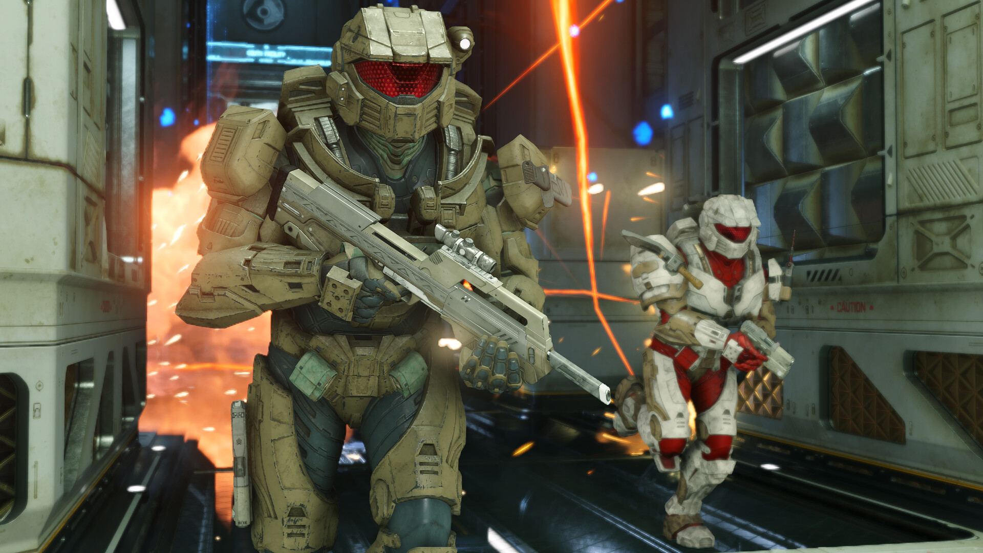 Multijoueur de Halo Infinite : deux Spartans avancent dans une rue sous des tirs orange.