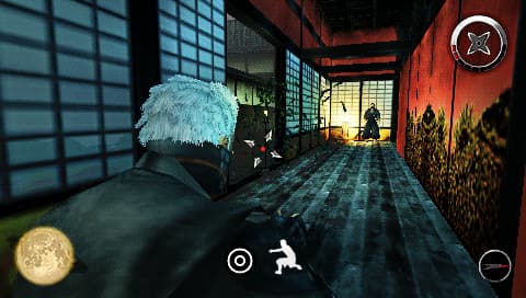 Tenchu 4 Plus : déplacement dans un corridor.