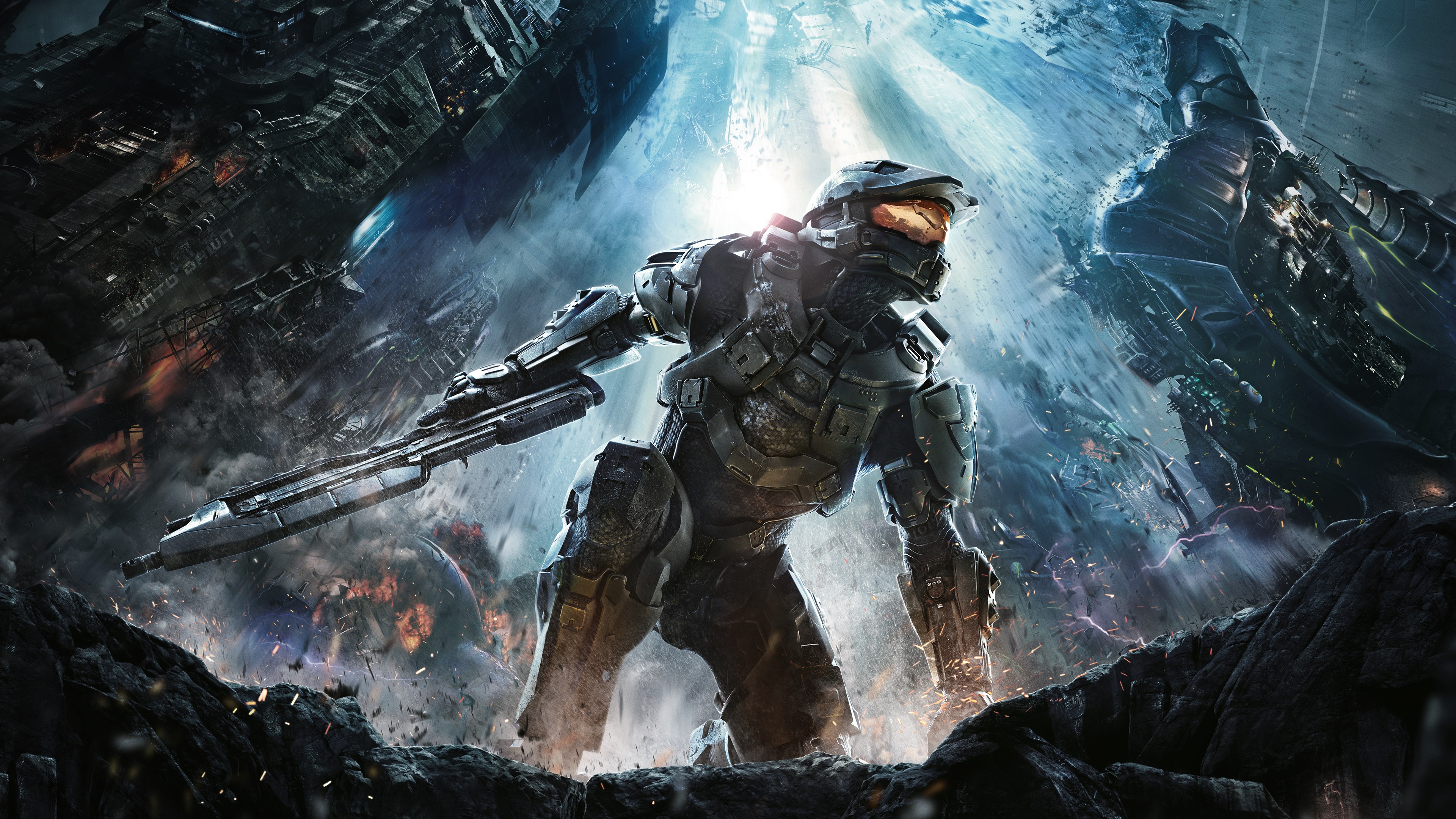 Illustration officielle de Halo 4 : le Major se tient parmi des débris sous une lumière bleue.